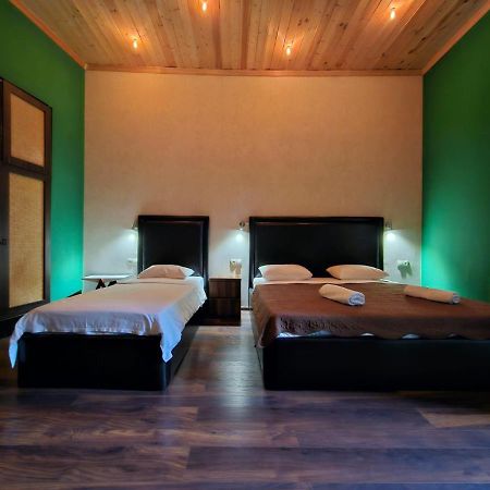 Local Hotel Tbilisi ภายนอก รูปภาพ