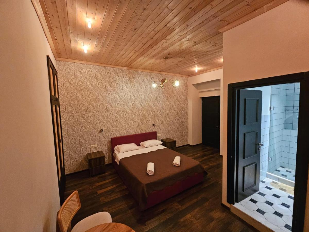 Local Hotel Tbilisi ภายนอก รูปภาพ