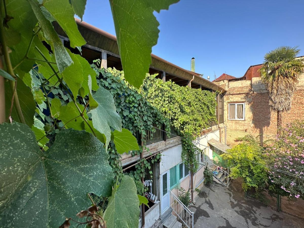Local Hotel Tbilisi ภายนอก รูปภาพ